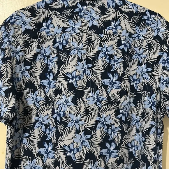 Nickel & Iron Hawaiian Print Men Collared and Button-down Shirt. NWT Size Large. - Picture 4 of 6